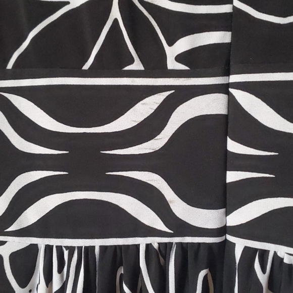 Black and white dress - Picture 4 of 4